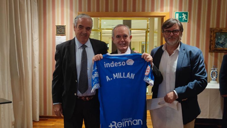 Homenaje del Xerez Deportivo a Antonio Millán en el XIII Congreso Andaluz de Derecho del Deporte