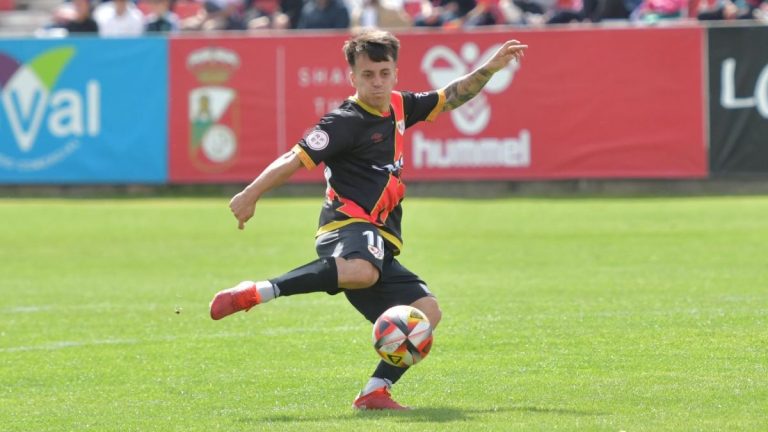 OFICIAL | Asier López: talento y creatividad para el juego azulino