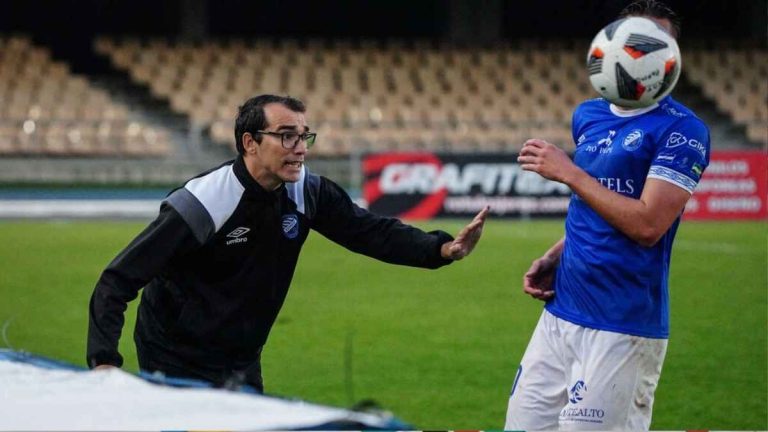 Rueda de prensa de Francis tras el partido frente al Vélez CF