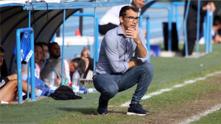OFICIAL | Francis deja de ser entrenador del primer equipo