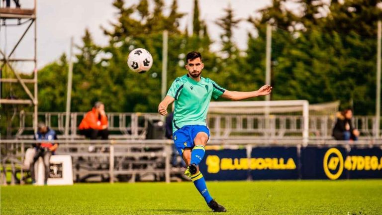 Juanma Vargas refuerza la zona ofensiva del Xerez B