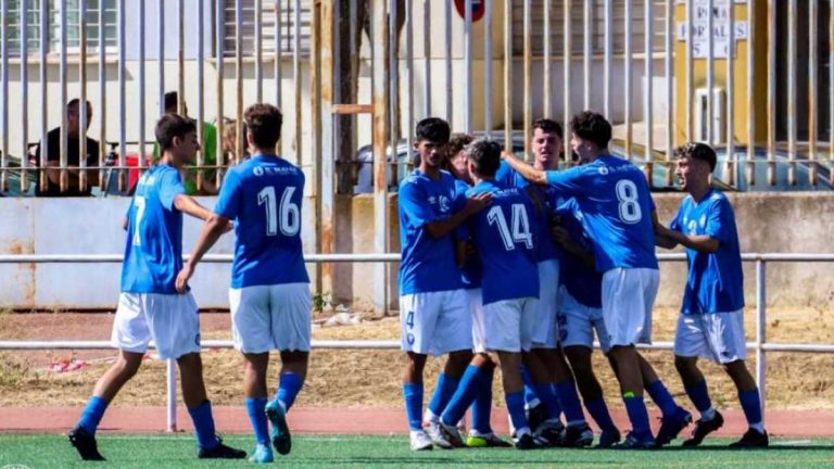 CANTERA | El Juvenil A se pone en marcha