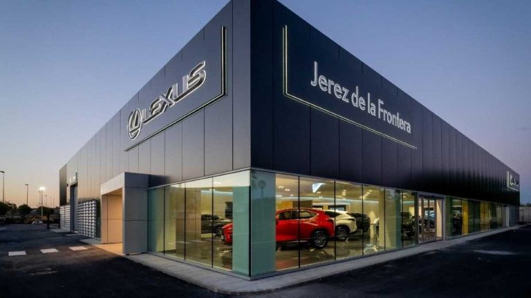 El Lexus LBX conquista las nuevas instalaciones de Lexus Jerez