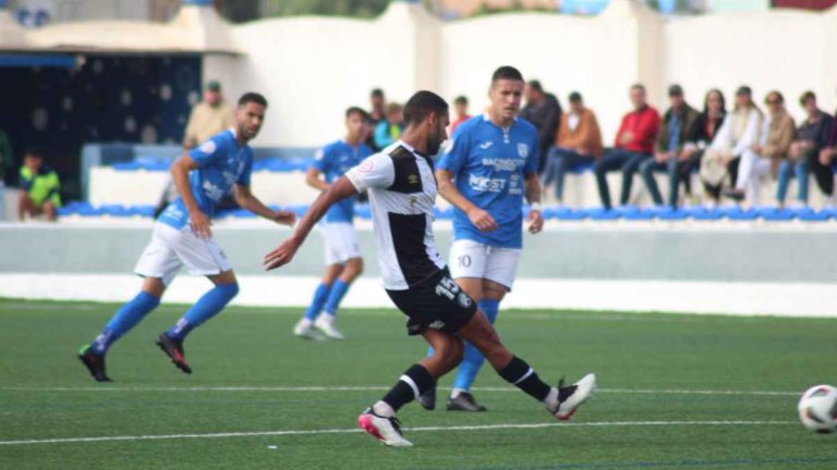 CRÓNICA | El Xerez se lleva un punto de su visita a El Pitín (0-0)