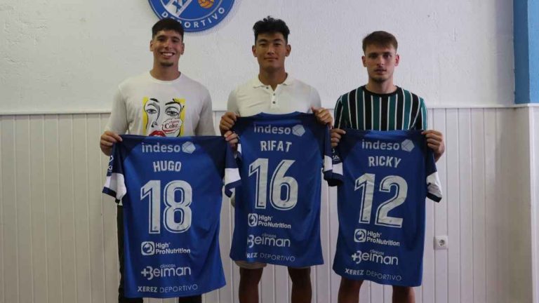 Presentación de Ricky, Rifat y Hugo en Bar-Cafetería Xerez