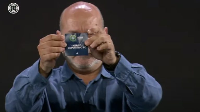 El FC Jove Español de San Vicente, rival en la final por el ascenso