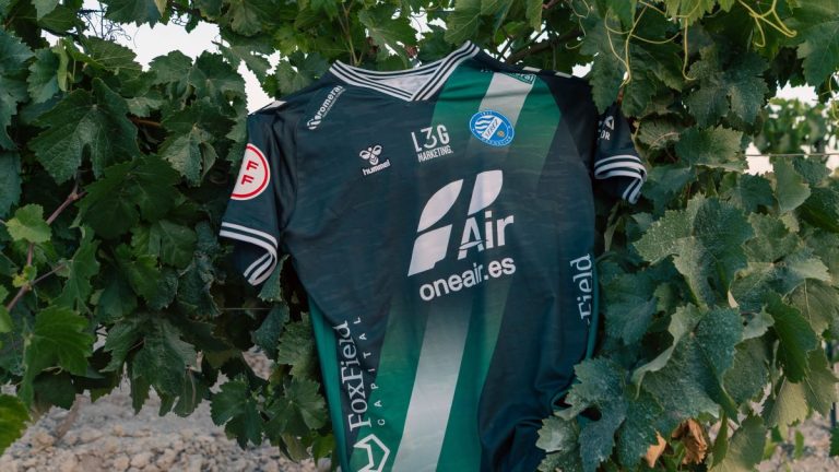 La tercera equipación del Xerez Deportivo: un homenaje a Andalucía