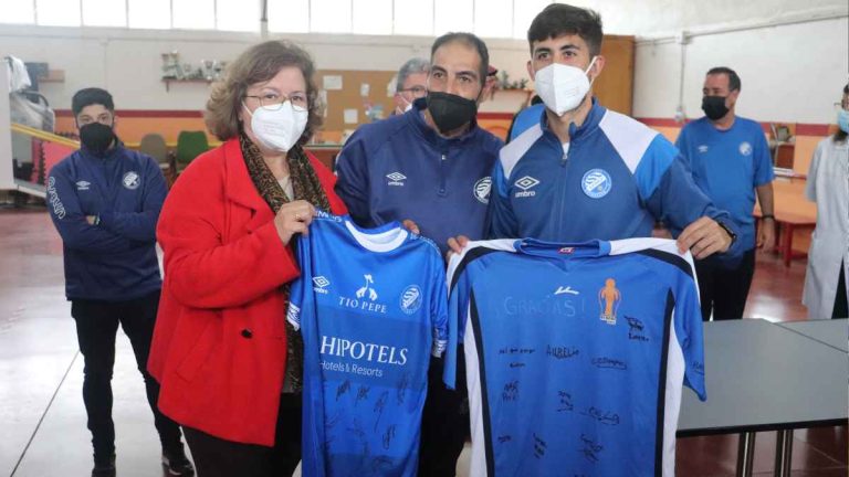 La Fundación organiza la visita a Afanas Jerez del primer equipo
