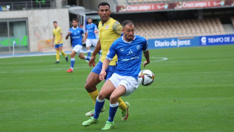 El Xerez se estrella contra la muralla del Vélez (0-0)