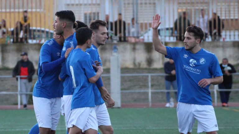 CRÓNICA | Al liderato en el último minuto (2-1)