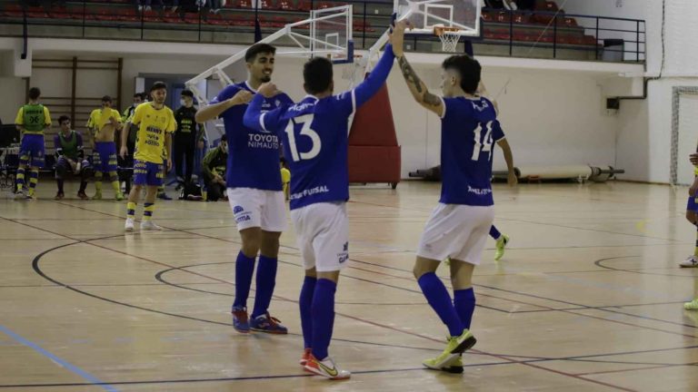 CRÓNICA | Justo empate en un derbi de imprecisiones (2-2)