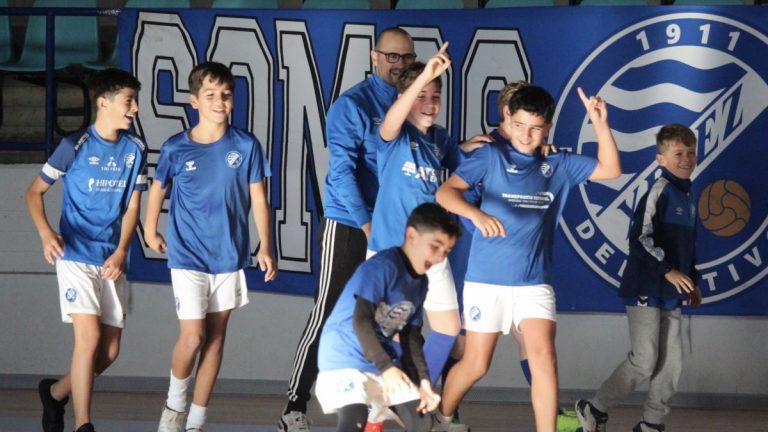 II Torneo convivencia xerecista en el polideportivo ruiz mateos