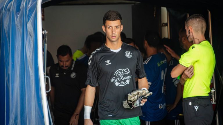 David Villegas buscará más minutos fuera de casa