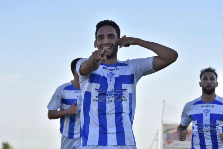Fidel Ibáñez, polivalencia para la banda derecha del Xerez Deportivo