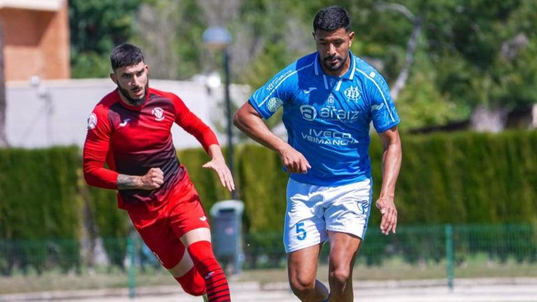 OFICIAL | Leo Llanos, centímetros y contundencia para la zaga del Xerez Deportivo