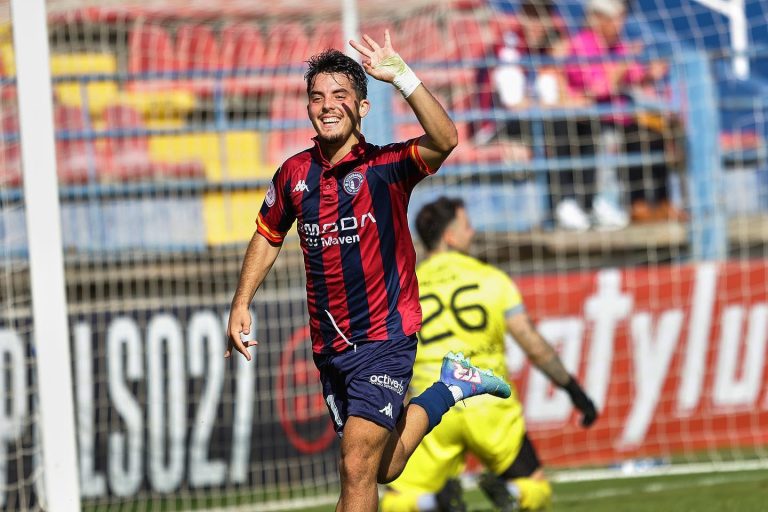 Rubén Cabeza, polivalencia para la parcela ofensiva xerecista