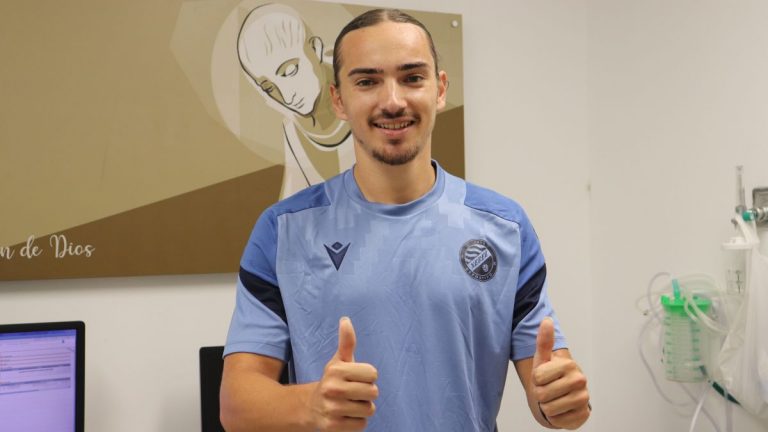 OFICIAL | Marco Viciana refuerza el centro de la zaga xerecista